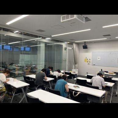 【感性を研ぎ澄ます、90分間の没入体験】切り絵体験教室　開催中！