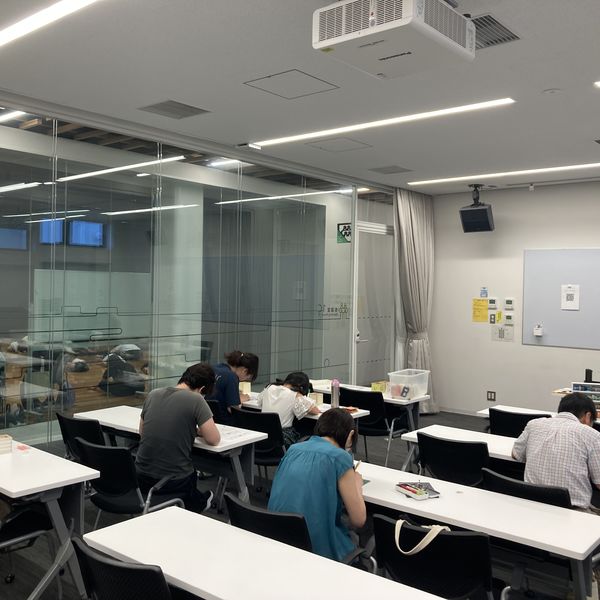 【感性を研ぎ澄ます、90分間の没入体験】切り絵体験教室　開催中！